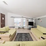 Villa Tulip *